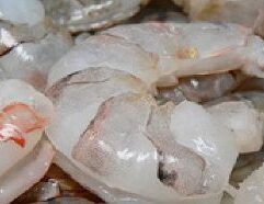 Raw shrimp (31-40 count, peeled & deveined, tail-off), white and farm-raised, available in Wichita, Kansas, are a high-quality seafood option perfect for stir-fries, pasta, seafood boils, and grilling. With their sweet, mild flavor and tender texture, these shrimp cook quickly and absorb seasonings beautifully. High in protein and low in fat, they are a nutritious and versatile choice. Find fresh, premium raw shrimp at your trusted Wichita seafood market today.